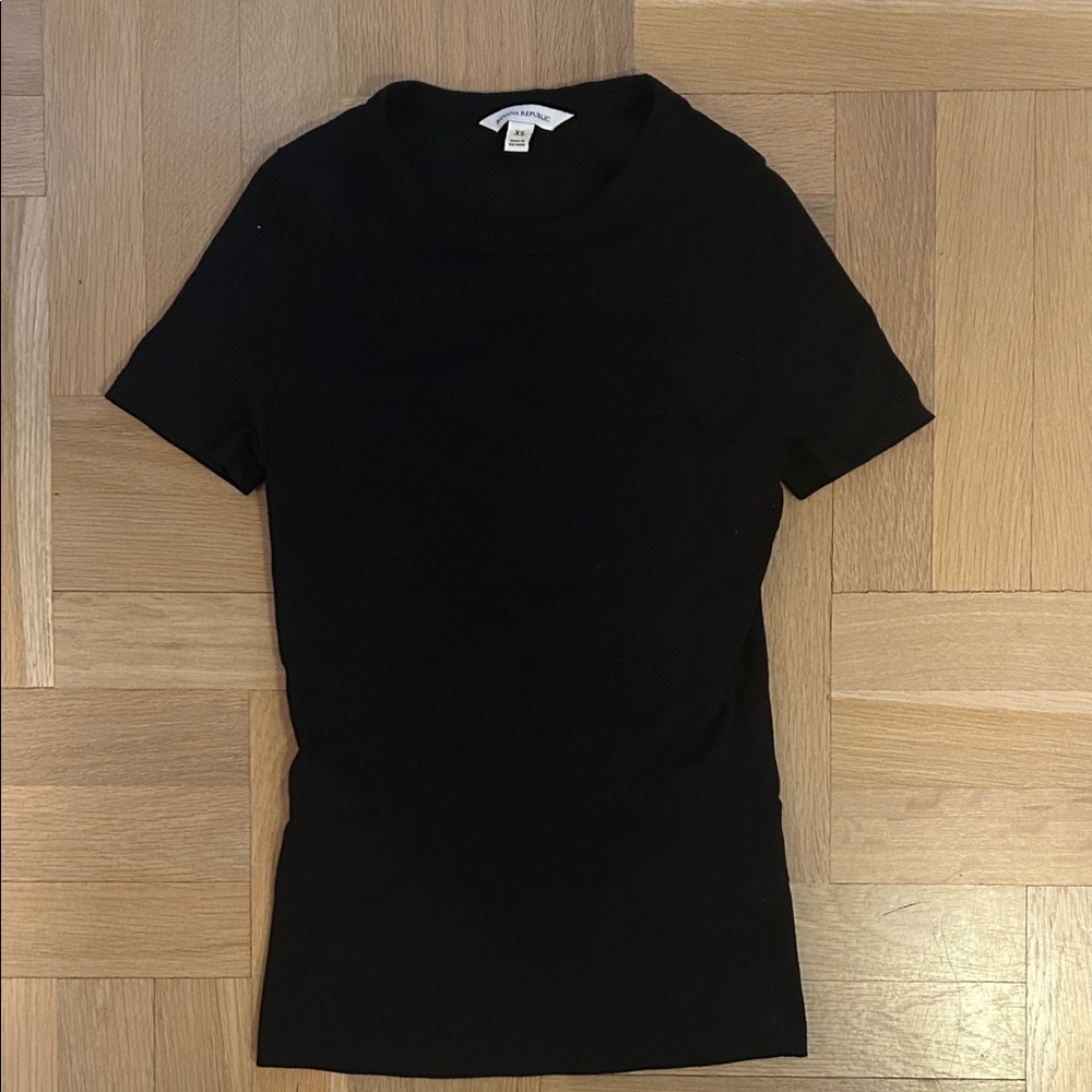Banana Republic Black Short Sleeve Tee